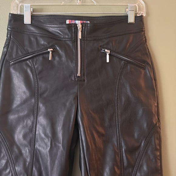 Urban Outfitters Olivia Faux Leather Zip Front Pants Black Sz 2 - Picture 4 of 12
